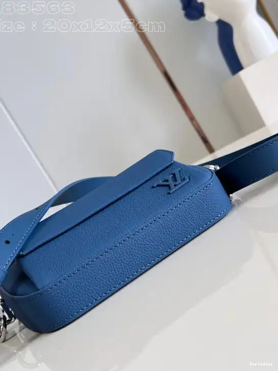 Repzbay Wearable Wallet-20*12*5.5CM LOUIS Pilot VUITTON 0508